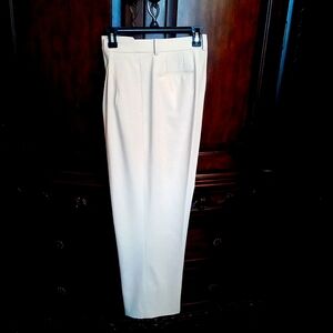 Uniqlo Women's Cream Quality Pleated Front Pocket Dress Pants Size Medium